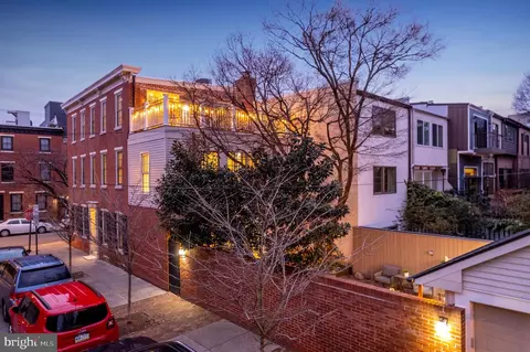 231 Monroe St, Philadelphia, PA 19147