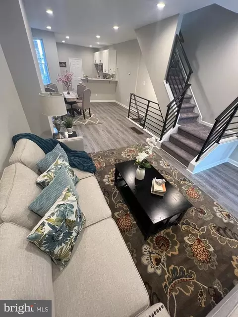 6209 Pine St, Philadelphia, PA 19143