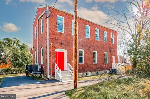 537 N 64th St, Philadelphia, PA 19151