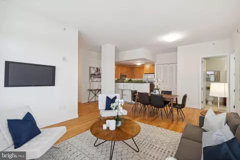 1900 Hamilton St #801, Philadelphia, PA 19130