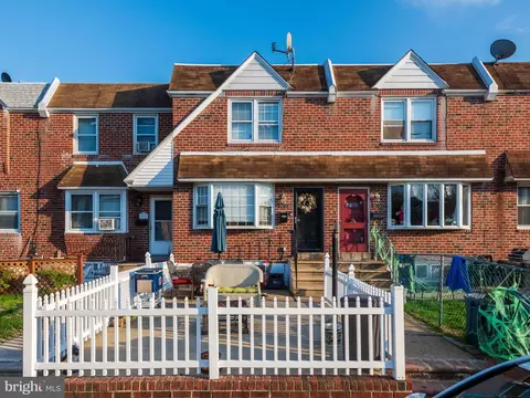 8735 Glenloch St, Philadelphia, PA 19136