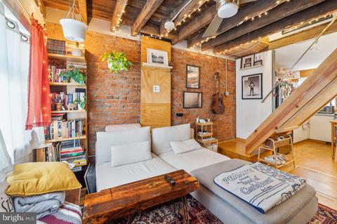 2134 E Tucker St, Philadelphia, PA 19125