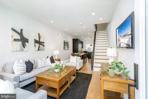 708 Emily St, Philadelphia, PA 19148
