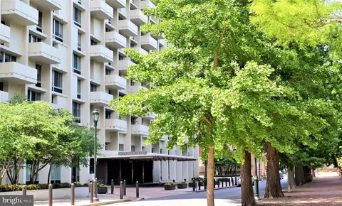 604 S 36 S Washington Sq #905, Philadelphia, PA 19106
