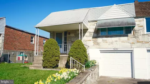 9836 Montour St, Philadelphia, PA 19115