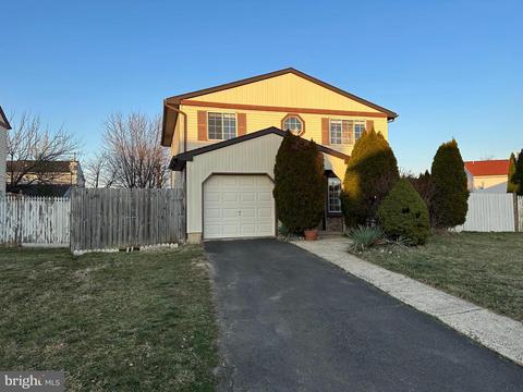 12817 Mccarthy Cir, Philadelphia, PA 19154