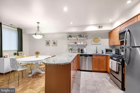 813 N Taney St, Philadelphia, PA 19130