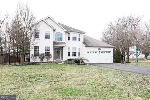 4928 Convent Ln, Philadelphia, PA 19114
