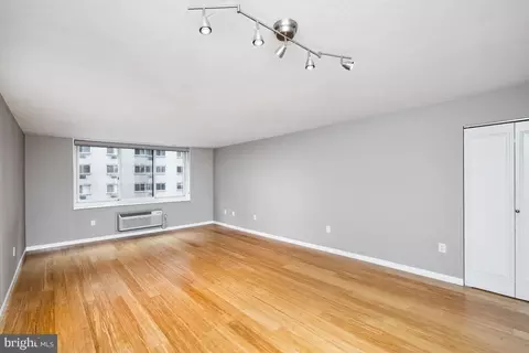 1901 John F Kennedy Blvd #714, Philadelphia, PA 19103