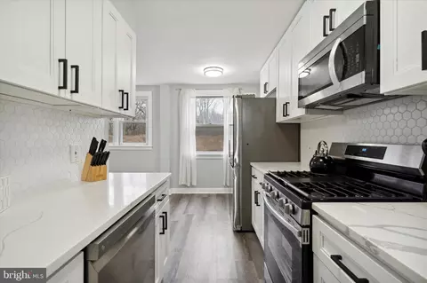 4935 Pennway St, Philadelphia, PA 19124