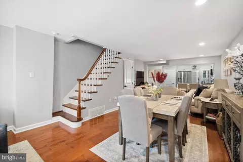 2415 Waverly St, Philadelphia, PA 19146