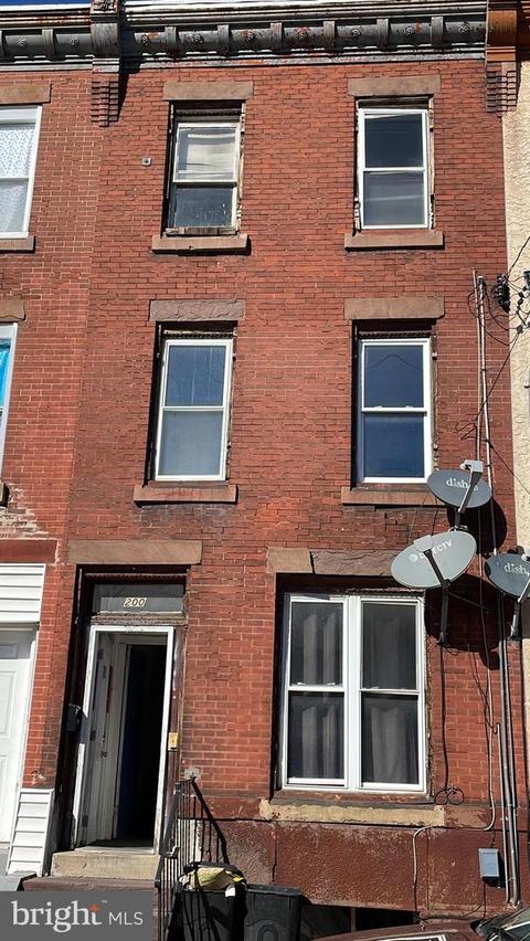 2005 W Westmoreland St, Philadelphia, PA 19140