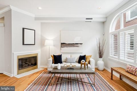 212-24 S 24th St #2409, Philadelphia, PA 19103