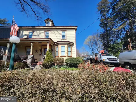 8036 Fairview St, Philadelphia, PA 19136