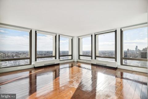 220 Locust St #30GS, Philadelphia, PA 19106