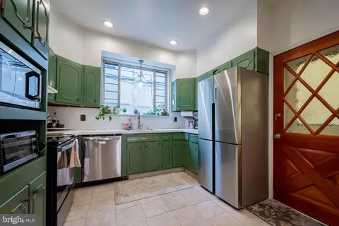 2427 S Rosewood St, Philadelphia, PA 19145