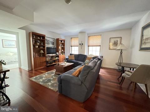 21929 S 18th St #1018, Philadelphia, PA 19103