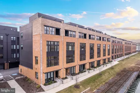 4571 Riverside Way, Philadelphia, PA 19127