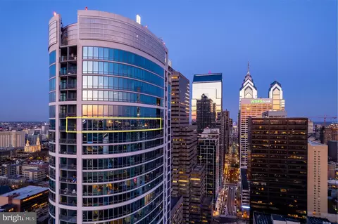 2101 Market St #3803-4, Philadelphia, PA 19103