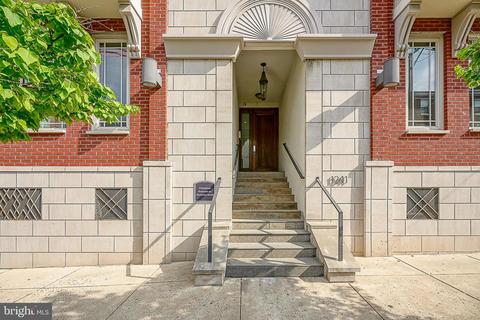 1241 Buttonwood St #3C, Philadelphia, PA 19123