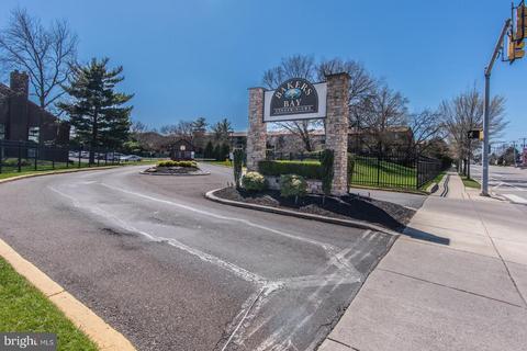 5100 Convent Ln #110, Philadelphia, PA 19114