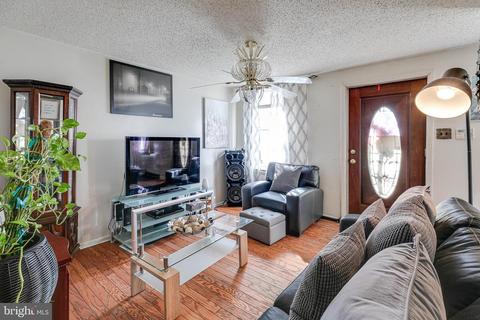 810 S 12th St #B, Philadelphia, PA 19147