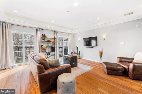 1307 N 6th St #2R, Philadelphia, PA 19122
