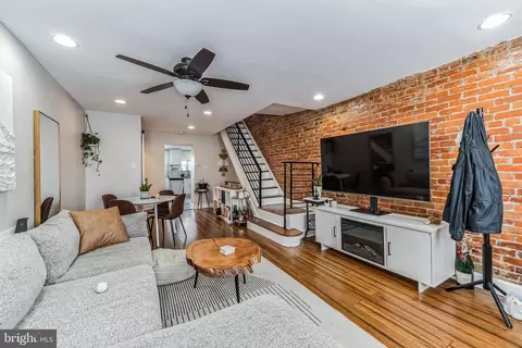 425 Durfor St, Philadelphia, PA 19148