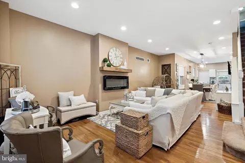 119 N Farson St, Philadelphia, PA 19139