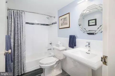 2001 Hamilton St #624, Philadelphia, PA 19130