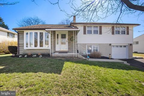 1005 Susan Rd, Philadelphia, PA 19115