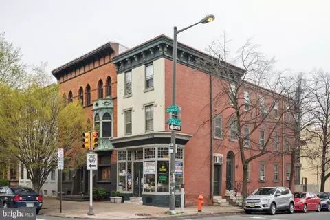 2148 Green St, Philadelphia, PA 19130