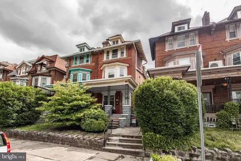 447 S 51st St, Philadelphia, PA 19143