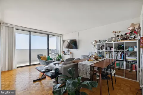 22430 W Rittenhouse Sq #2509, Philadelphia, PA 19103