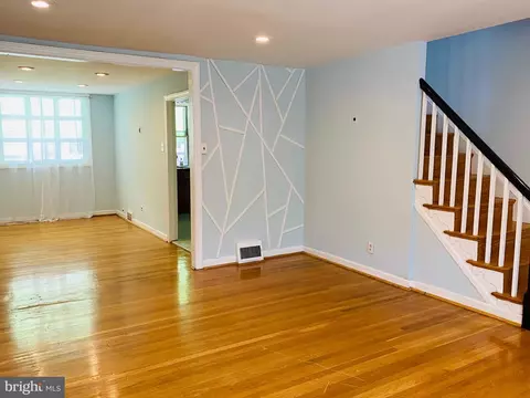 3920 Lawndale St, Philadelphia, PA 19124