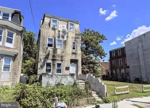 829 N 40th St, Philadelphia, PA 19104
