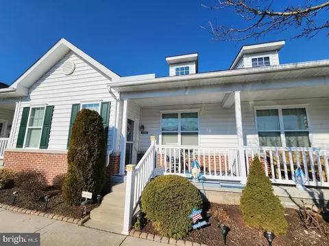 15002 Dahlia Dr, Philadelphia, PA 19116