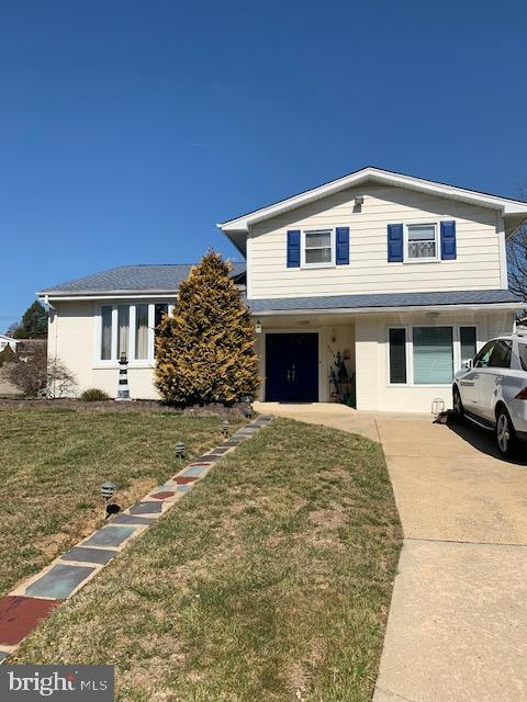 9224 Grace Ln, Philadelphia, PA 19115