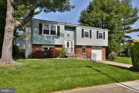 8664 Belfry Dr, Philadelphia, PA 19128