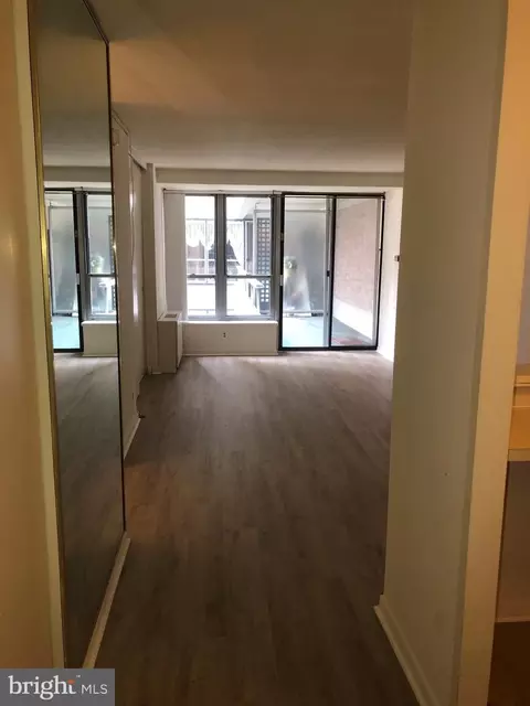 22430 W Rittenhouse Sq #1918, Philadelphia, PA 19103