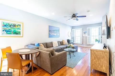 1708 Christian St #A, Philadelphia, PA 19146