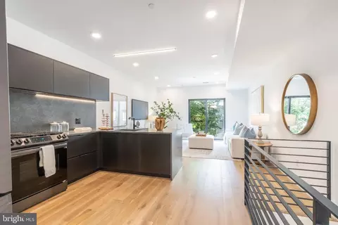 2043 Fitzwater St #2, Philadelphia, PA 19146