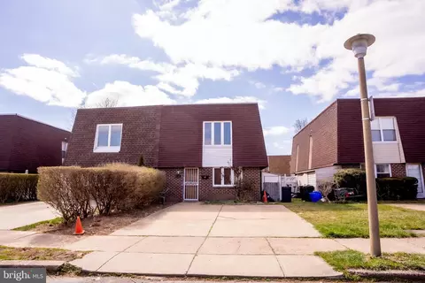 9828 Bonner St, Philadelphia, PA 19115