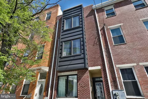 1217 Green St #A, Philadelphia, PA 19123