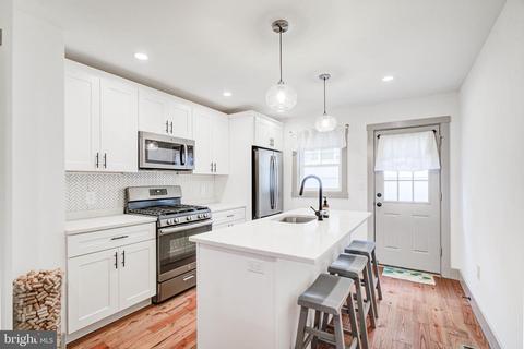 2142 E Albert St, Philadelphia, PA 19125