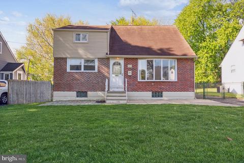 526 Burgess St, Philadelphia, PA 19116