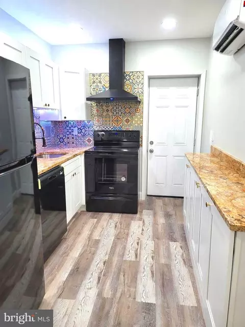 1403 Deal St, Philadelphia, PA 19124