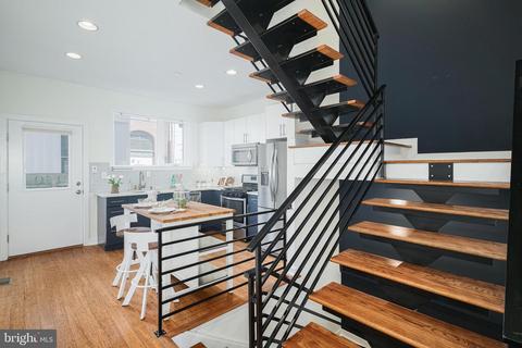 2709 Cambridge St, Philadelphia, PA 19130