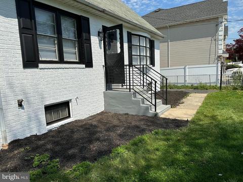 9406 Evans St, Philadelphia, PA 19115