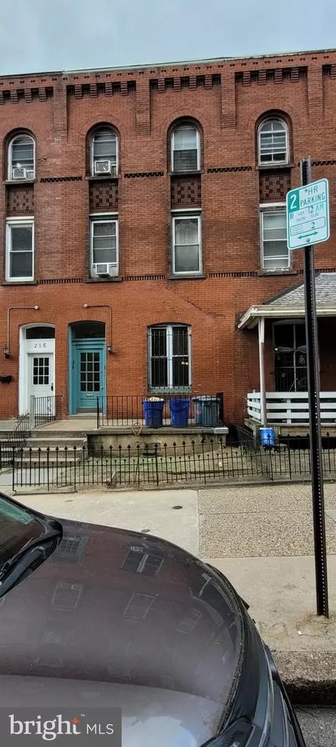 214 S 43rd St, Philadelphia, PA 19104
